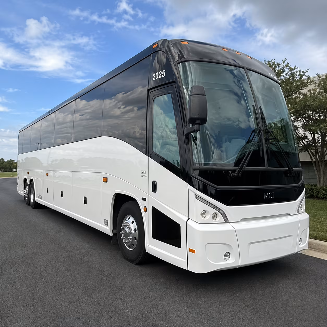 airport shuttles to srq rsw tpa and pgd from north port